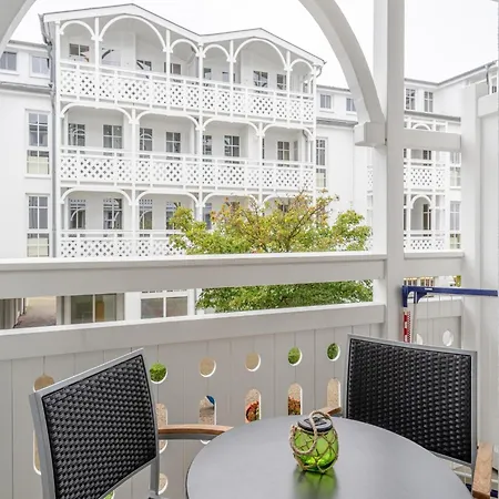 Strandnahe In Mit Balkon * ゼリン
