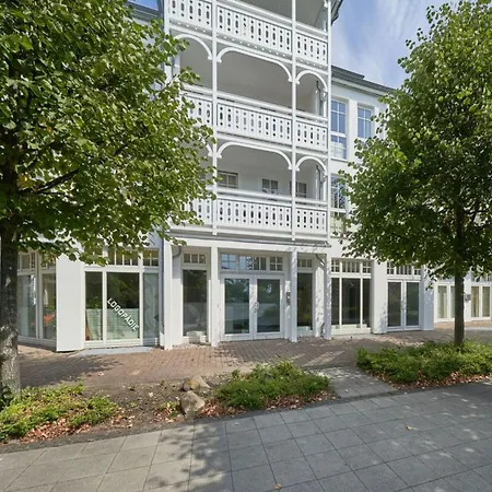 Strandnahe In Mit Balkon アパート ゼリン